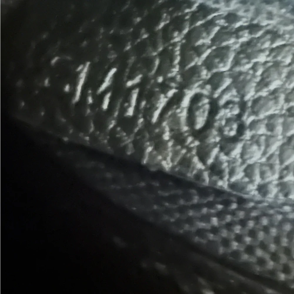 Black Embossed Leather Authentic Louis Vuitton Zip Wristlet bag - Picture 2 of 4